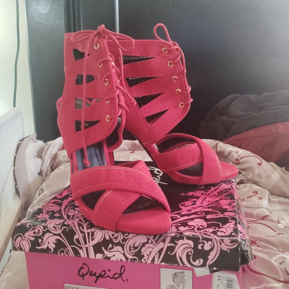 Qupid red heela